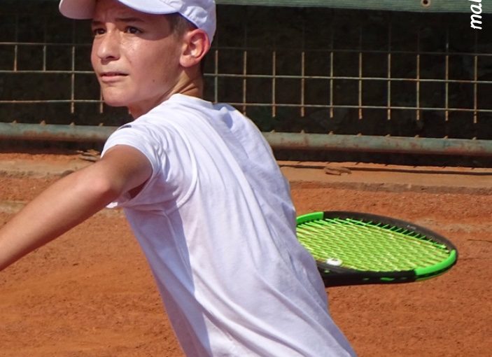 Mali teniser Miloš Mandić, Teniski centar Master Beograd