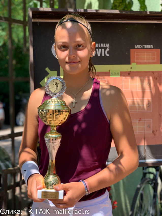 Емилија Здравковић