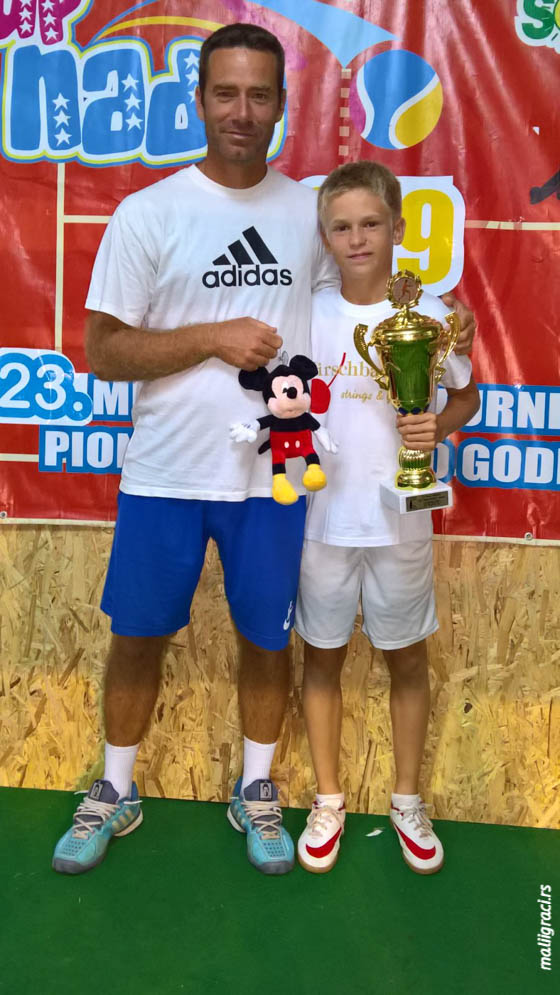 Mali teniser Uglješa Sofrenović, TA Elite Novi Sad, trener Milan Pajčin